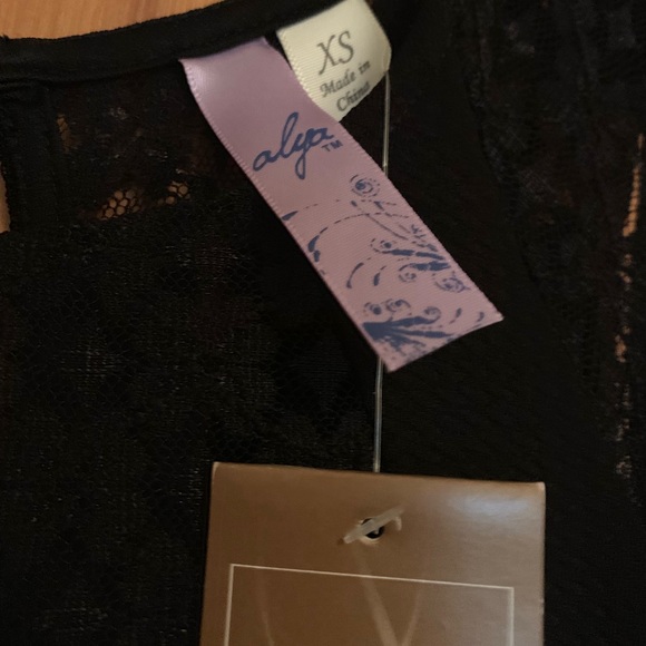 Alya white & black dress - Picture 3 of 11